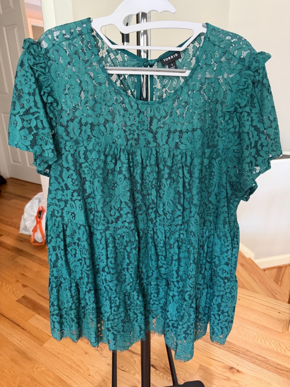 torrid green Lace Tiered Short Sleeve Tunic